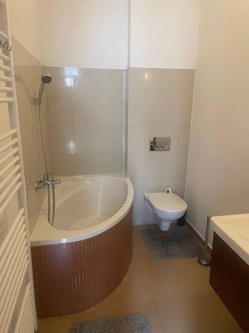 Apartman Pistacia Priame Centrum Bb Банска-Бистрица Экстерьер фото